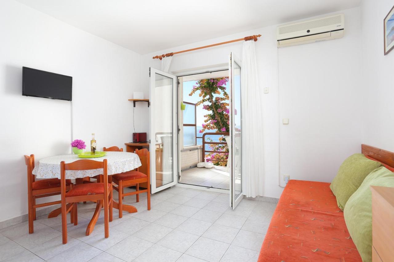 Apartments By The Sea Rastici, Ciovo - 11723 トロギール エクステリア 写真